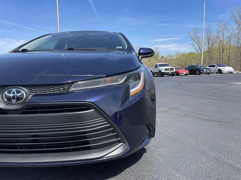 Used 2023 Toyota Corolla LE w/ LE Premium Package FWD image 8