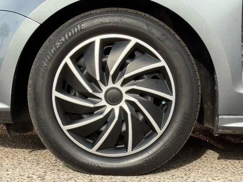 Used 2017 Volkswagen Jetta S image 28