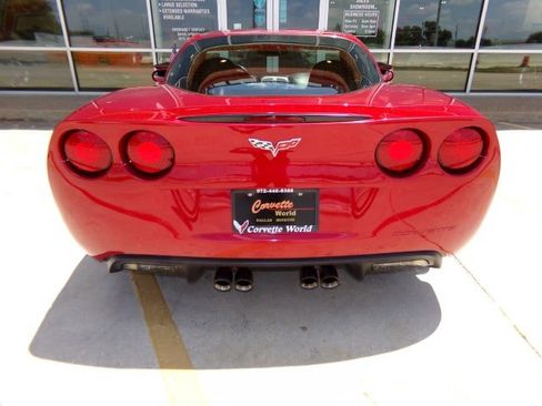Used 2005 Chevrolet Corvette Coupe w/ Preferred Equipment Group RWD image 7