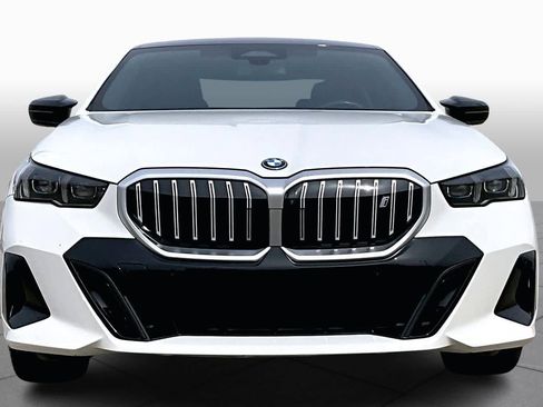 Used 2024 BMW i5 eDrive40i w/ M Sport Package image 3