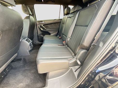 Used 2023 Volkswagen Tiguan SE R-Line image 18