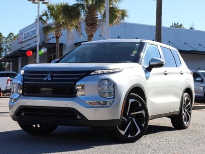Used 2023 Mitsubishi Outlander SE