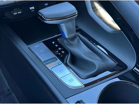 New 2025 Hyundai Elantra SEL image 13