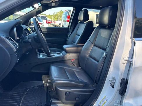 Used 2022 Jeep Grand Cherokee Limited image 13