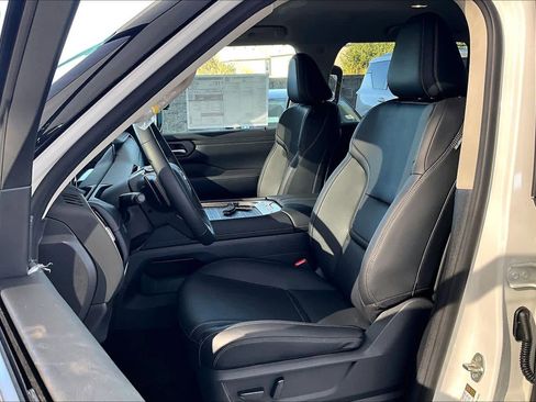 New 2026 Nissan Armada SV image 15