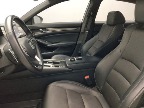 Used 2018 Honda Accord Sport image 17