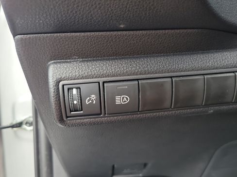Used 2025 Toyota Corolla SE FWD image 30