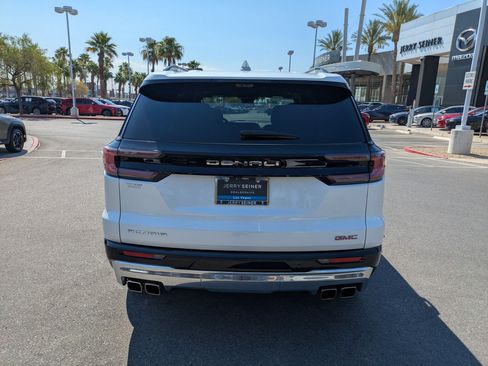 Used 2024 GMC Acadia Denali w/ Super Cruise Package FWD image 4