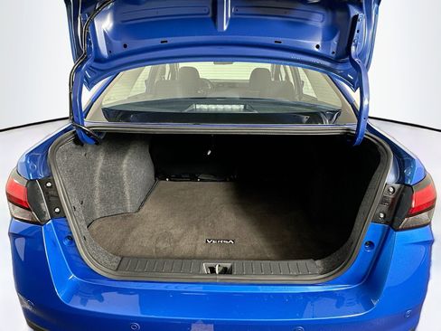 Used 2024 Nissan Versa SR image 27