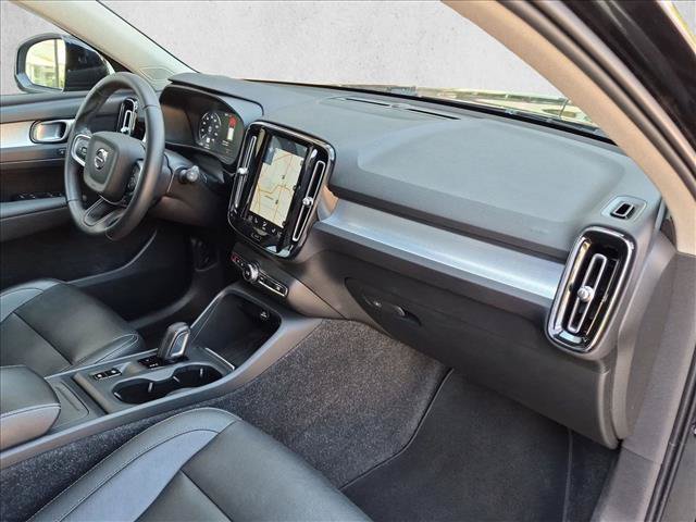 Used 2021 Volvo XC40 T5 Momentum AWD/4WD image 25