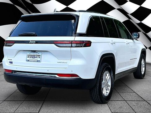 Used 2023 Jeep Grand Cherokee Laredo w/ Luxury Tech Group I AWD/4WD image 2