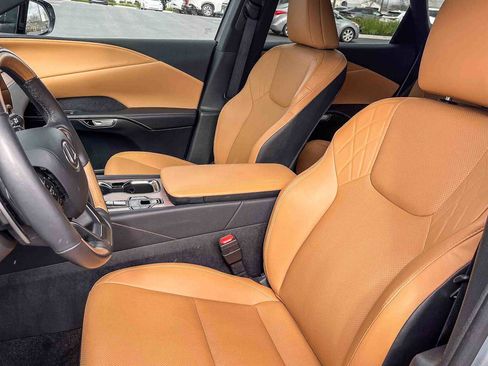 Certified 2024 Lexus RX 350h w/ Convenience Package image 17