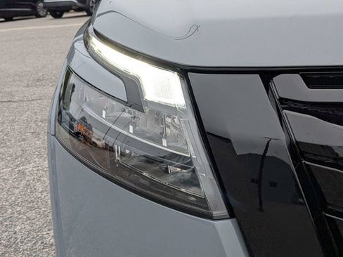 New 2025 Nissan Pathfinder Platinum w/ Black Appearance Package image 10