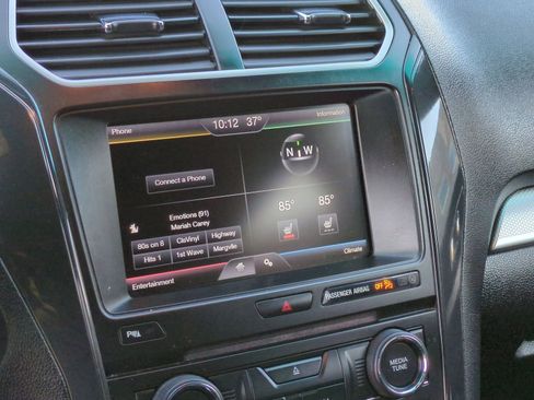 Used 2016 Ford Explorer XLT w/ Equipment Group 202A image 31