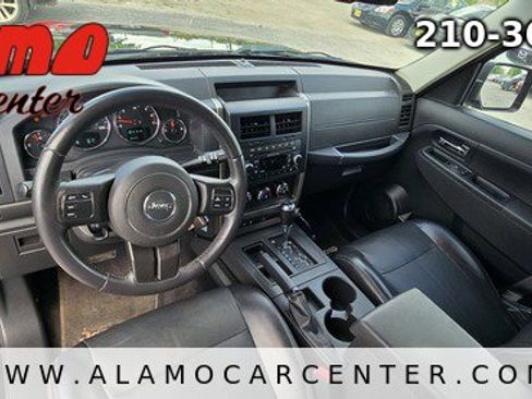 Used 2012 Jeep Liberty Sport image 30