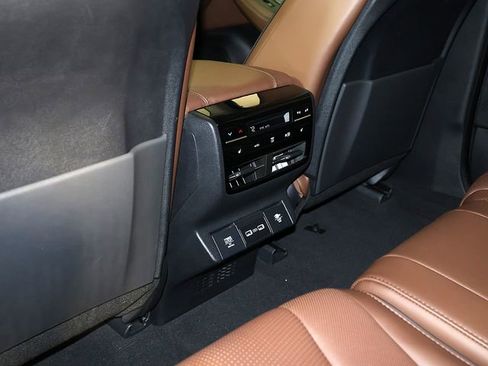 Used 2022 Acura MDX SH-AWD w/ Advance Package image 16