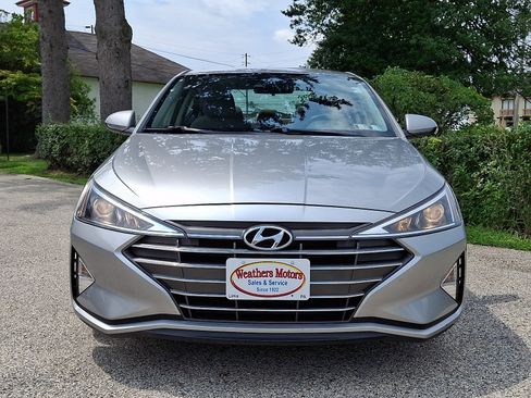 Used 2020 Hyundai Elantra SE FWD image 2