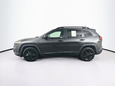 Used 2017 Jeep Cherokee Sport FWD image 4