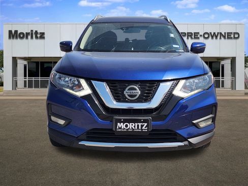Used 2020 Nissan Rogue SV w/ Sun & Sound Touring Package FWD image 2