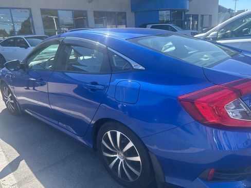 Used 2020 Honda Civic LX image 3