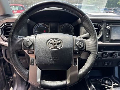 Used 2019 Toyota Tacoma SR5 AWD/4WD image 16