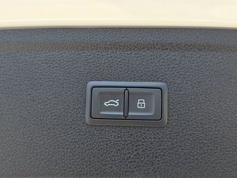 Used 2023 Audi Q5 2.0T Premium w/ Convenience Package AWD/4WD image 16