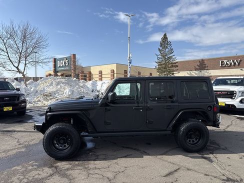 Used 2018 Jeep Wrangler Unlimited Sport S image 9