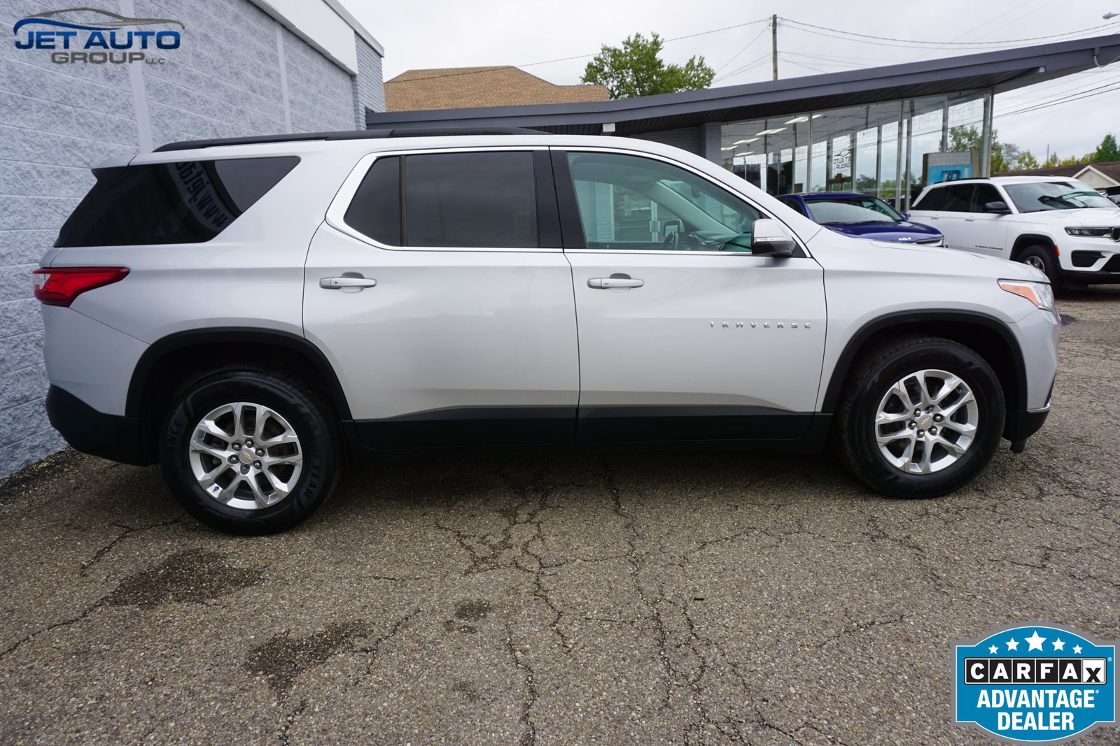 Used 2021 Chevrolet Traverse LT w/ LPO, Floor Liner Package AWD/4WD image 6