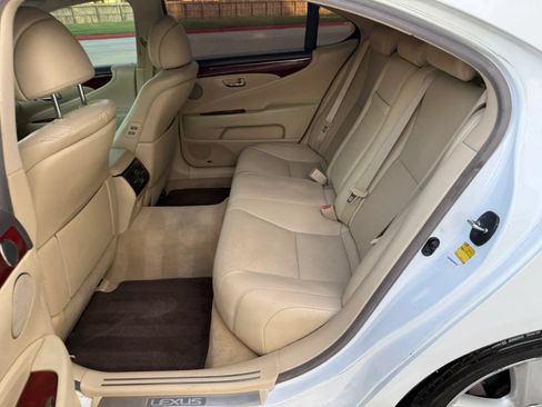 Used 2010 Lexus LS 460 L RWD image 14
