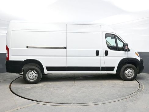 Used 2024 RAM ProMaster 2500 w/ Convenience Group image 8