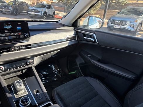 Used 2024 Mitsubishi Outlander SE Black Edition image 28