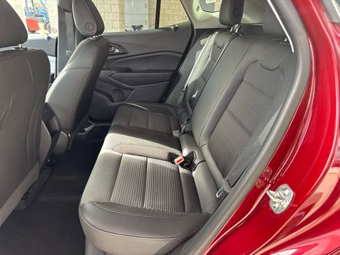 Certified 2025 Chevrolet Trax LT w/ LT Convenience Package image 26