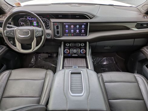 Used 2021 GMC Yukon Denali w/ Denali Ultimate Package RWD image 15