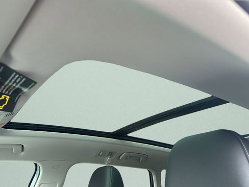 New 2026 Volkswagen Taos SE image 19