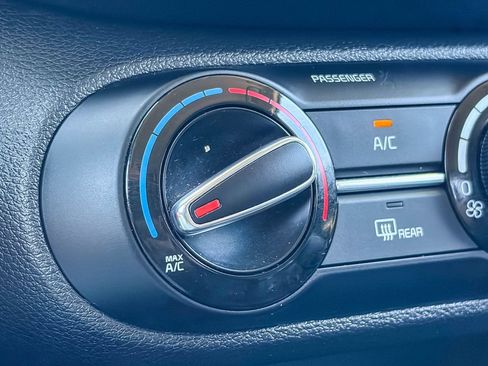 Used 2024 Kia Soul LX w/ Option Group 015 FWD image 25
