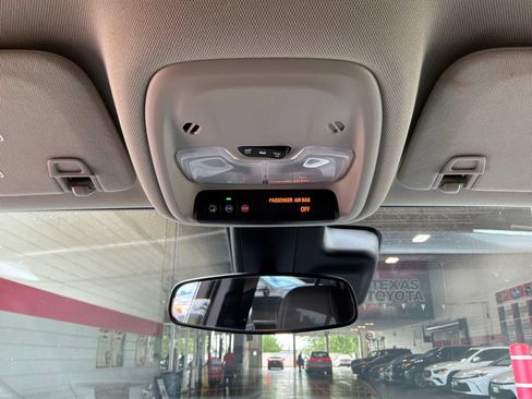 Used 2025 Buick Encore GX Preferred FWD image 14
