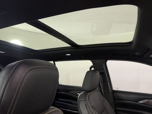 Used 2026 Chevrolet Traverse High Country w/ LPO, Floor Liner Package FWD image 13