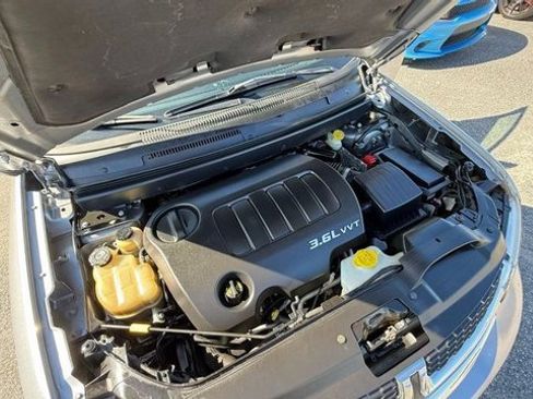 Used 2015 Dodge Journey SXT w/ Flexible Seating Group image 17