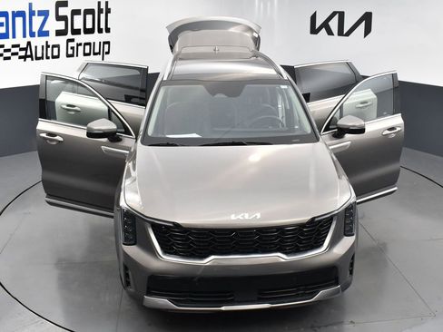 Used 2025 Kia Sorento EX w/ EX Panoramic Sunroof Package image 29