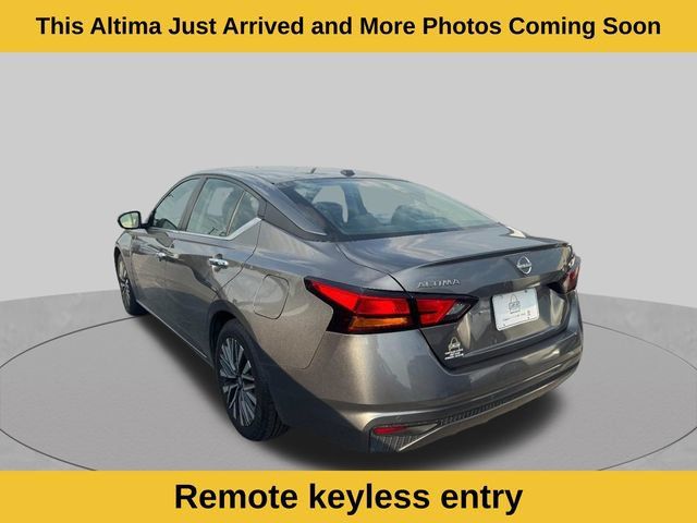 Used 2024 Nissan Altima 2.5 SV FWD image 5