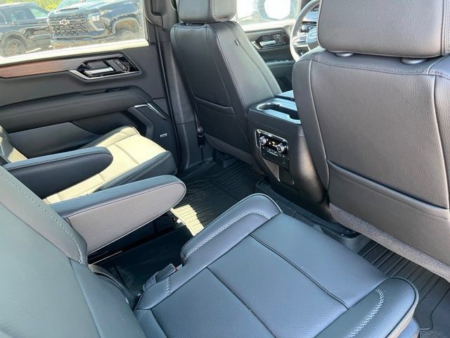 New 2026 GMC Yukon XL Denali w/ Sun & Power Step Package AWD/4WD image 24