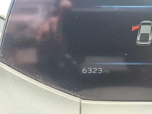 Used 2025 Toyota Prius XLE FWD image 14