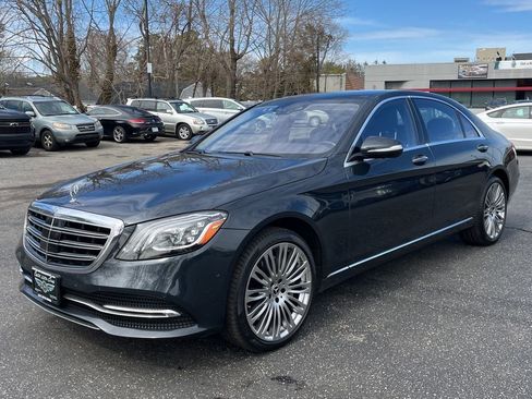 Used 2020 Mercedes-Benz S 560 4MATIC Sedan image 2