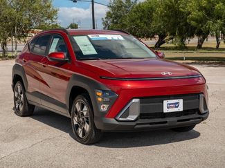 Used 2025 Hyundai Kona SEL image 1
