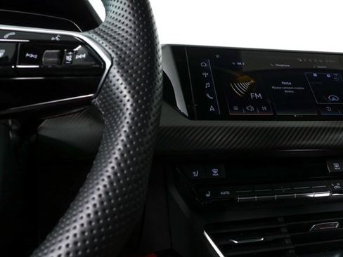 Used 2023 Audi e-tron GT Prestige image 12