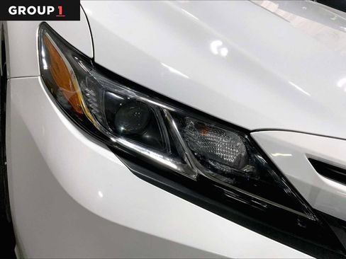 Certified 2020 Toyota Camry SE image 27