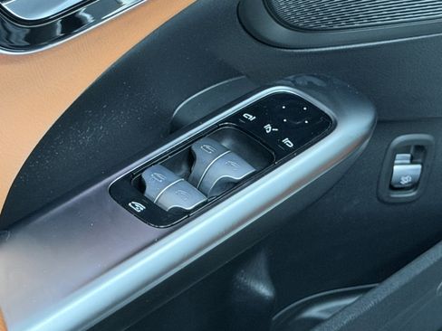 Certified 2022 Mercedes-Benz C 300 Sedan image 23