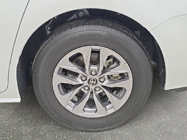 Used 2025 Toyota Sienna XLE FWD image 30