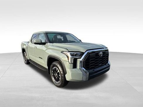 Used 2025 Toyota Tundra SR5 w/ TRD Off-Road Premium Package AWD/4WD image 33