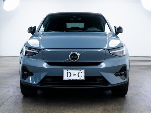 Used 2023 Volvo C40 P8 Recharge Ultimate image 2